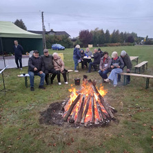 Jesienne spotkanie przy ognisku w Otowicach. Było radośnie i smacznie
