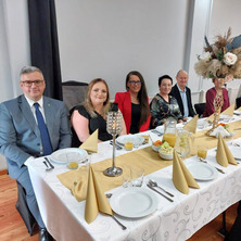 Jesień życia nie musi być nudna. Seniorzy bawili się na balu w Czarżu