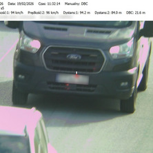 Policjanci ruchu drogowego kontrolowali odległość między pojazdami