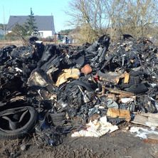 Pożar opon w Zielonce. Inspektorzy sprawdzają zagrożenie dla środowiska